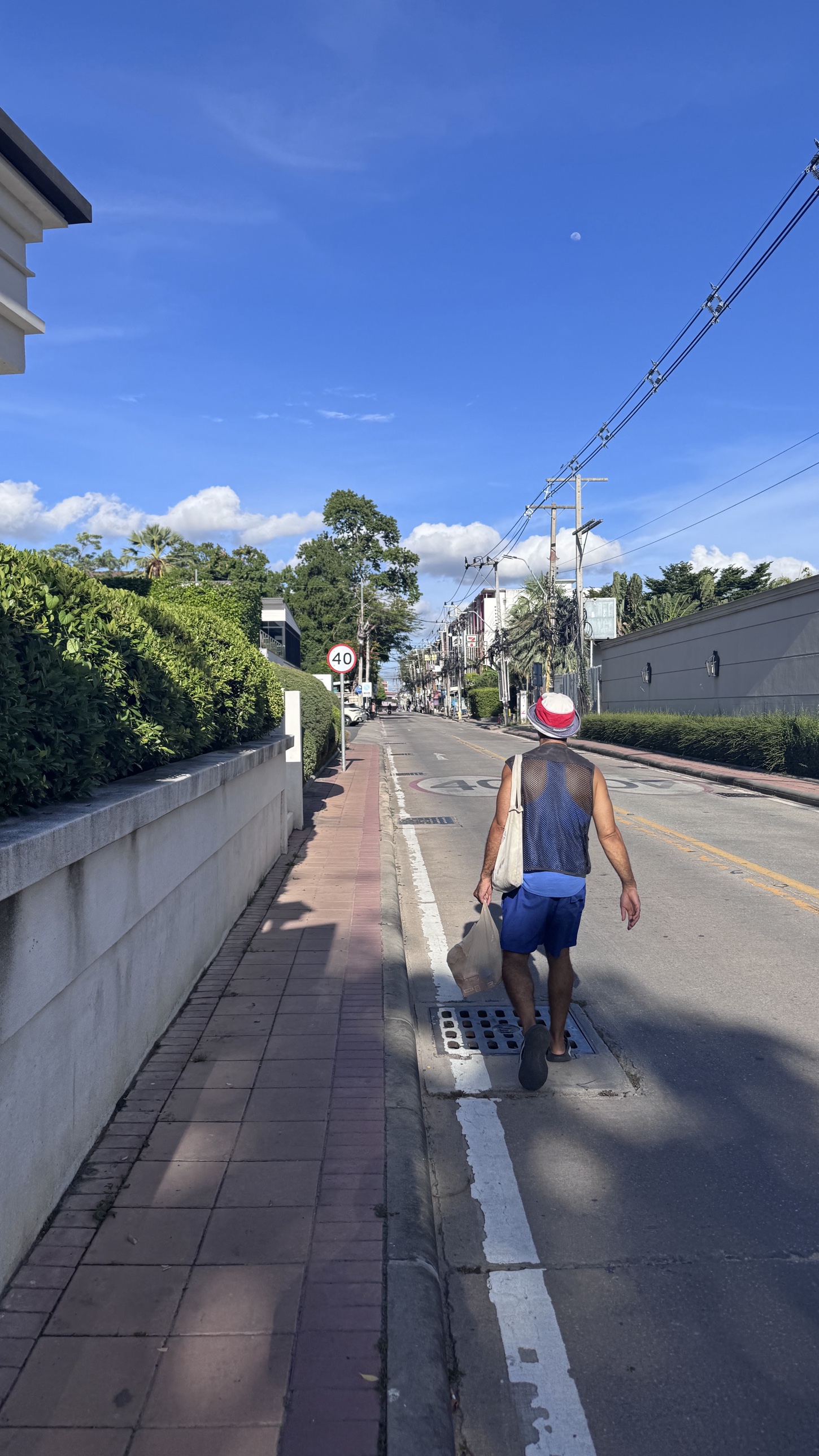 最後に目撃した網シャツのおじさん